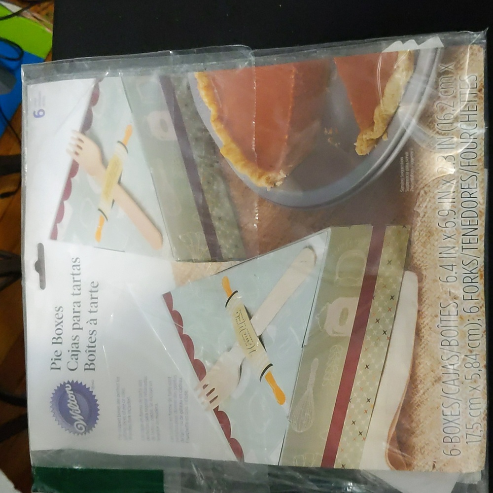 Wilton Slice of Pie boxes.